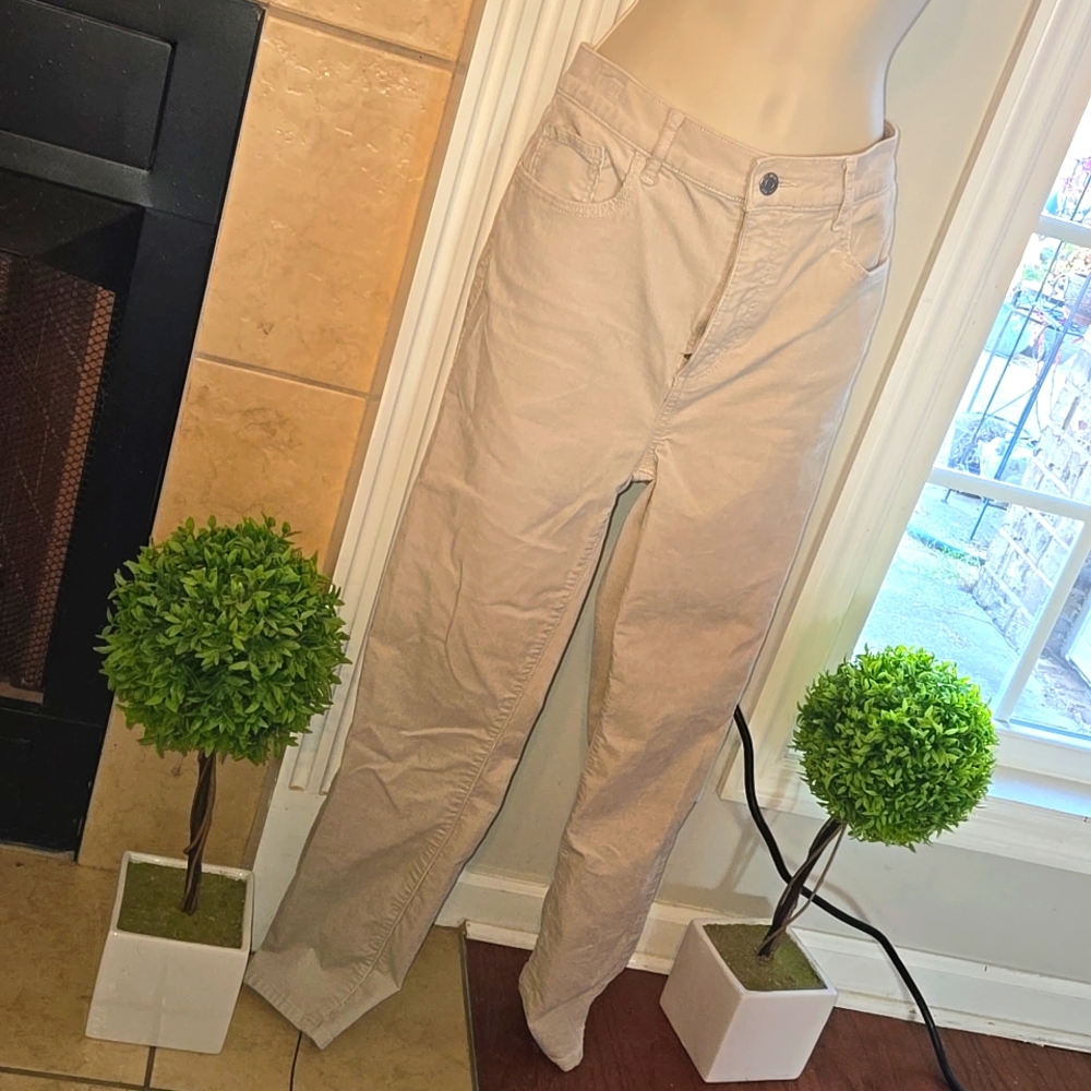 Sz 6 biege corduroy pants